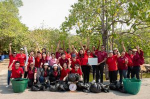 Edwards Lifesciences, a Global Leader in Structural Heart Disease, Gathers SEA Volunteers to Clean Up Local Forest in Thailand